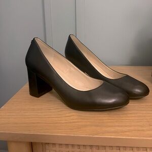 Cole Haan size 6 black women’s pumps.